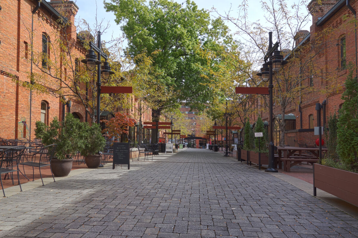 Street scene with dining