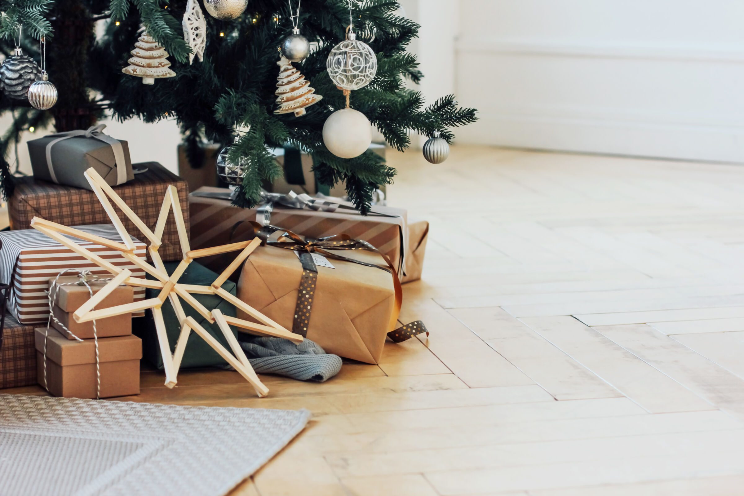 Christmas tree with presents