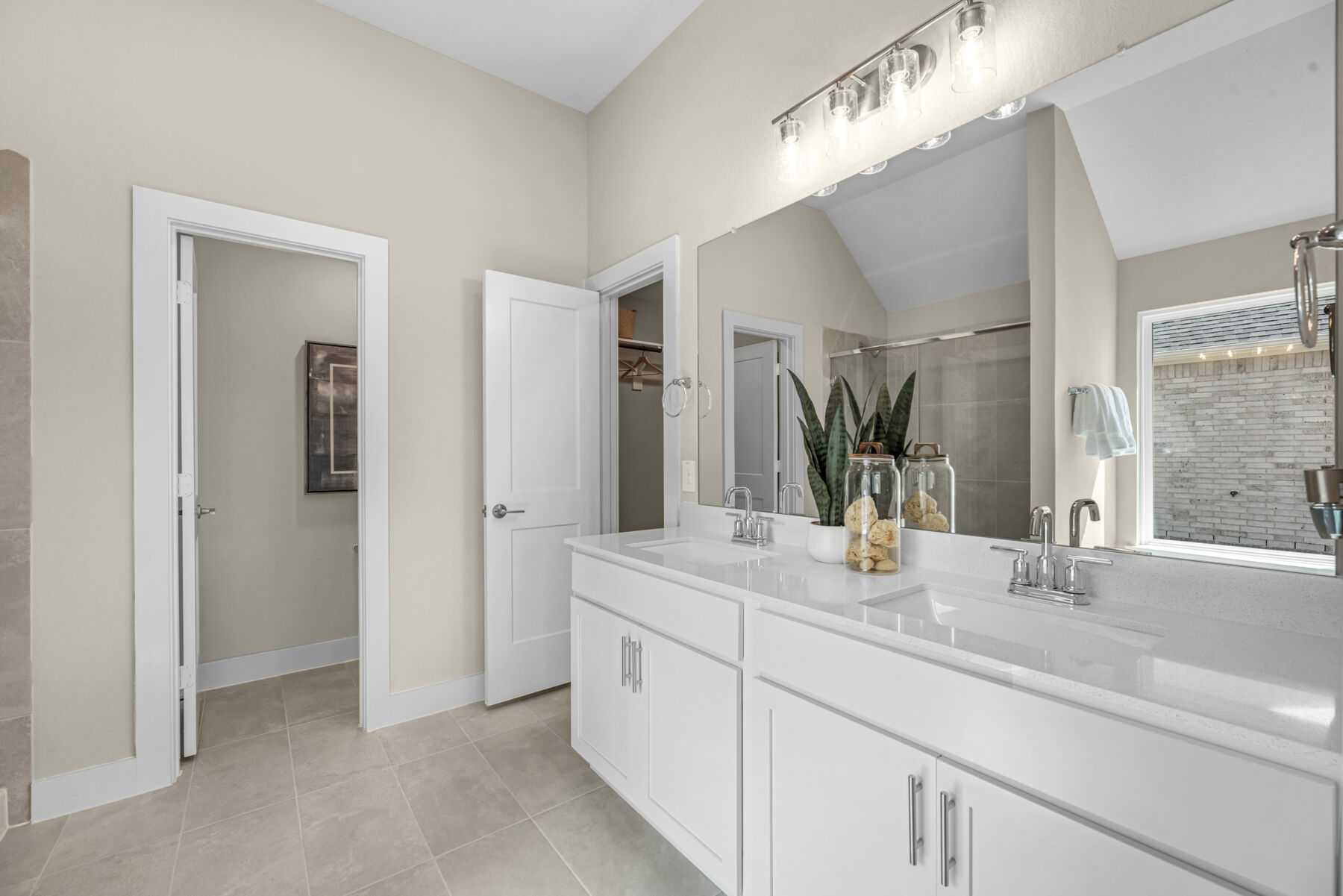 Owner's Bathroom 