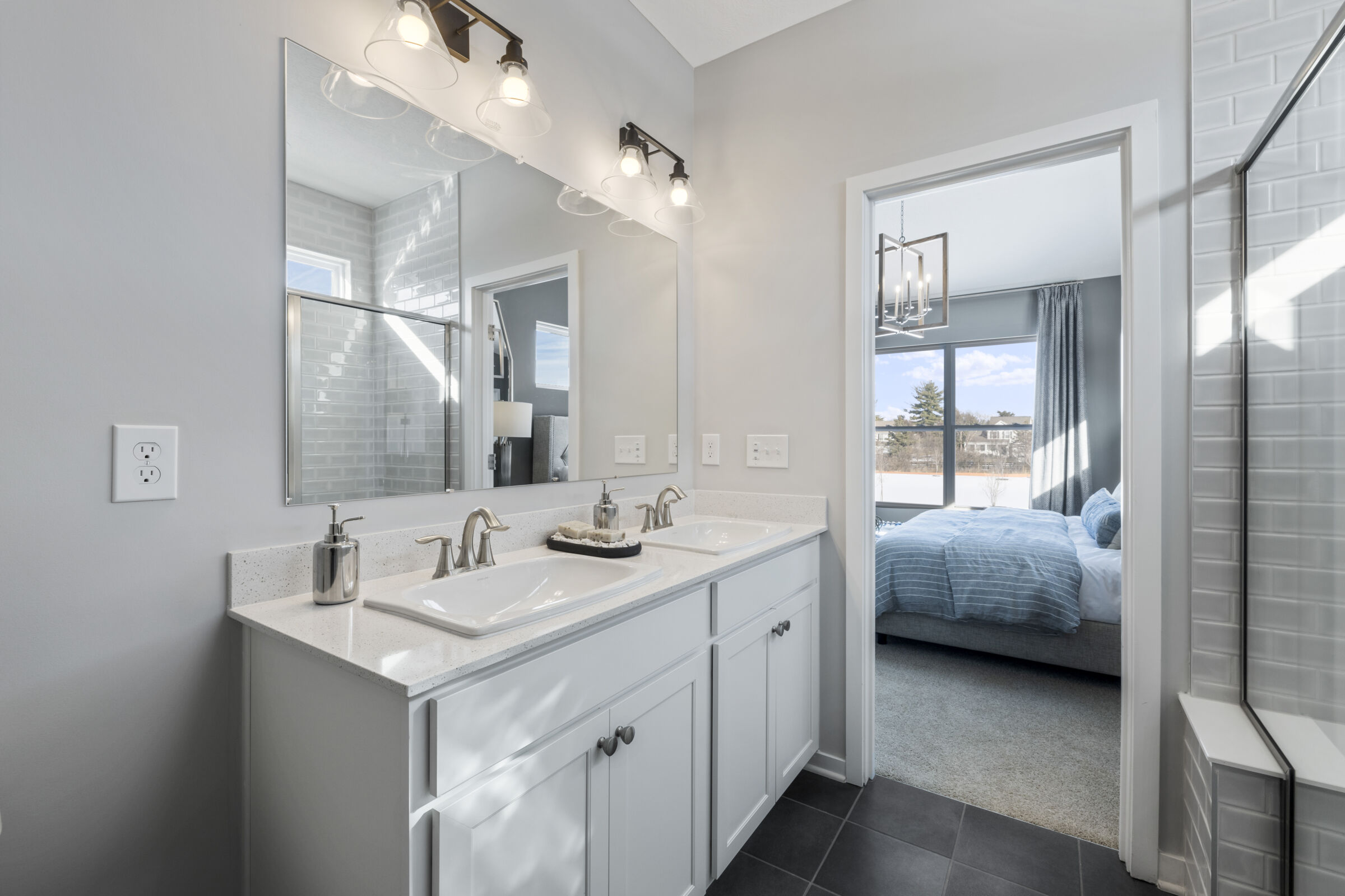 Owner's Bathroom 