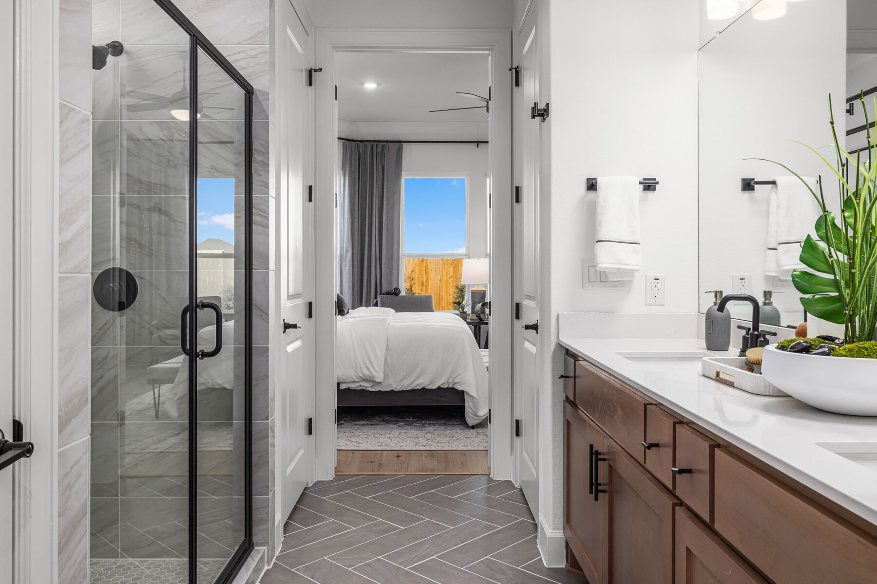 Owner's Bathroom 