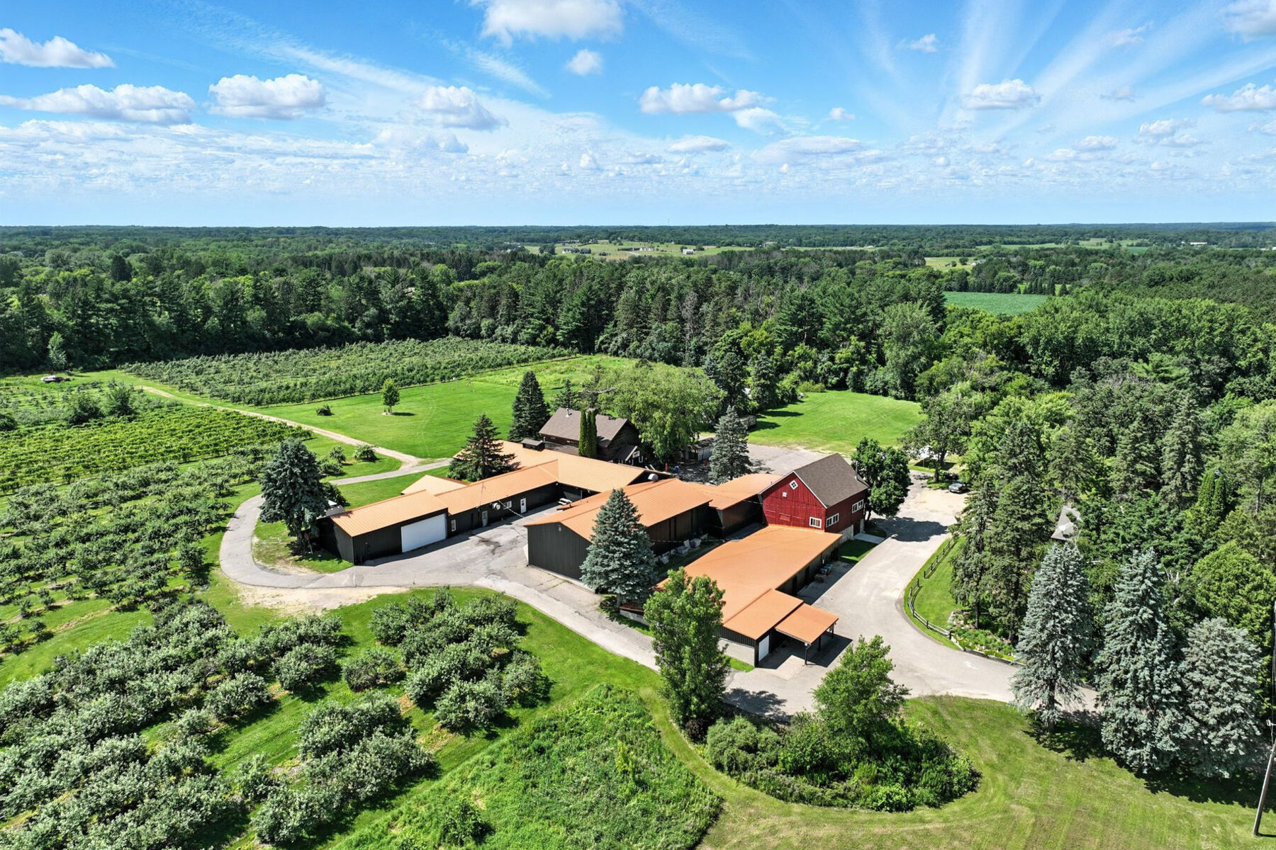 Saint Croix Vineyard - 12 Miles from Inwood Townhomes