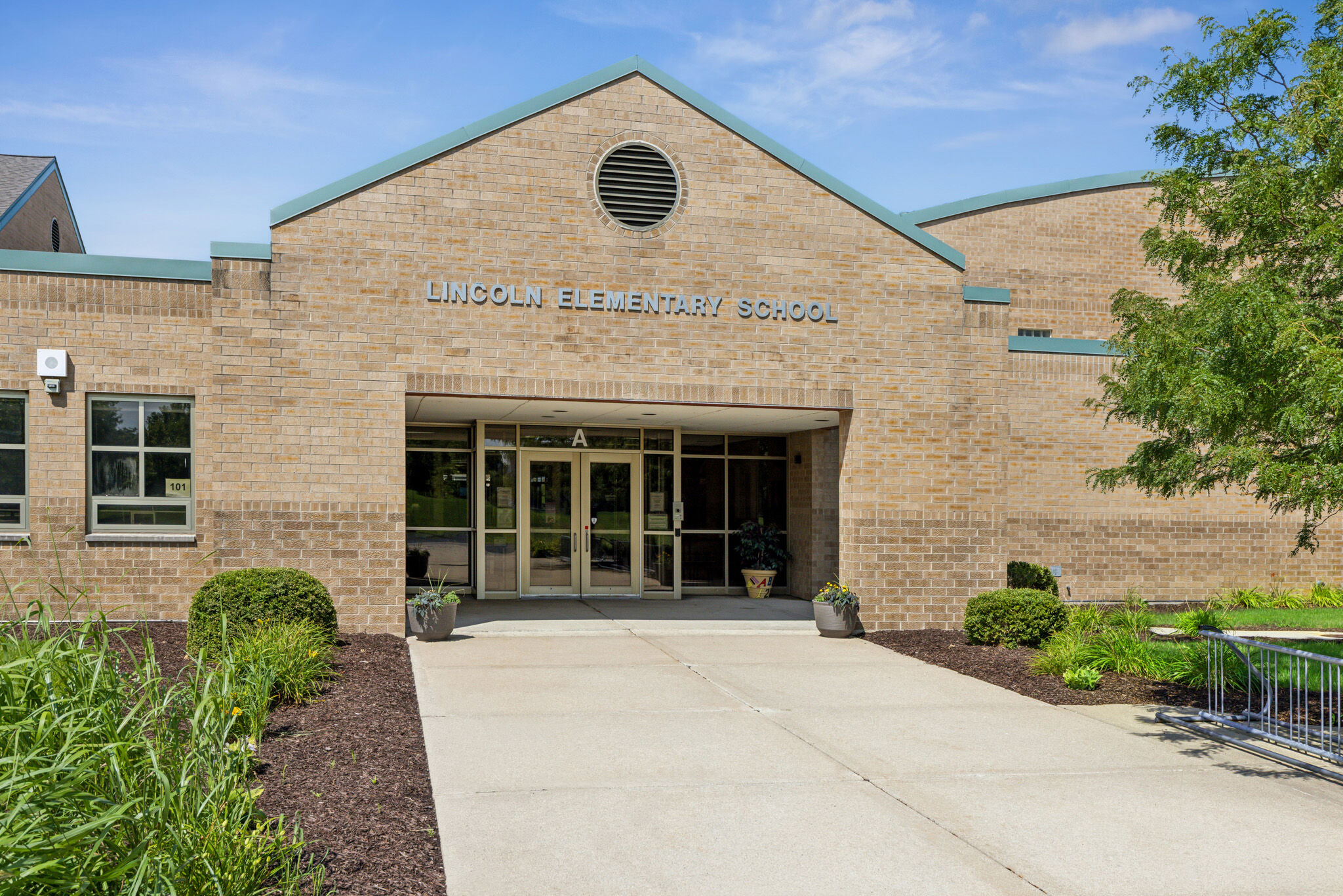 Leighton Pointe