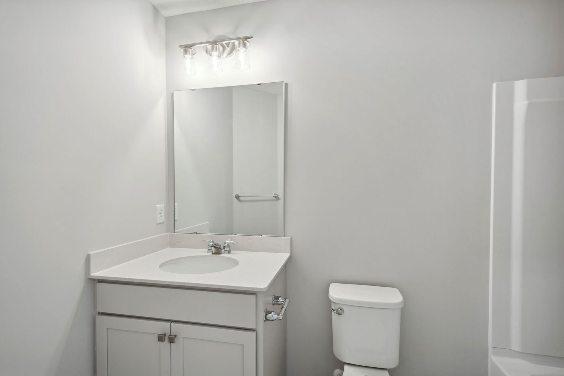 Main Bathroom 