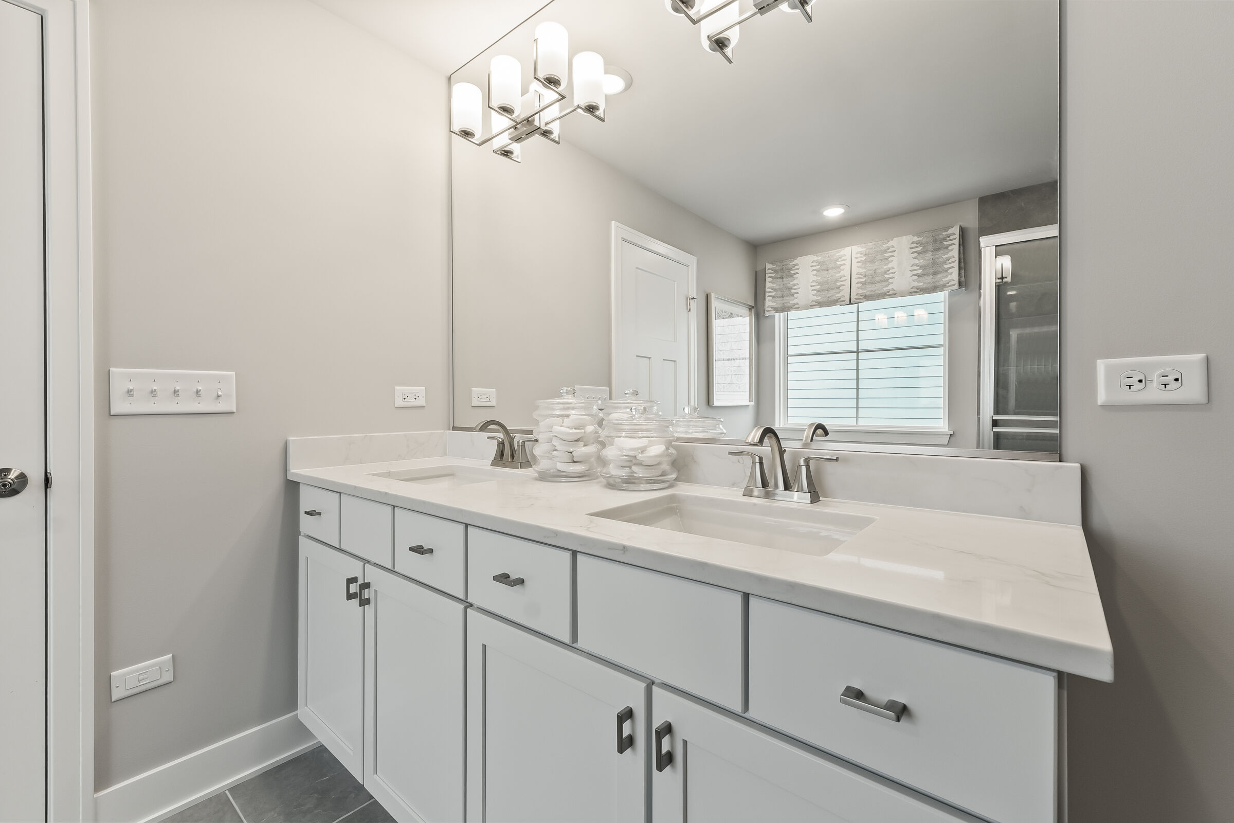 Owner's Bathroom 