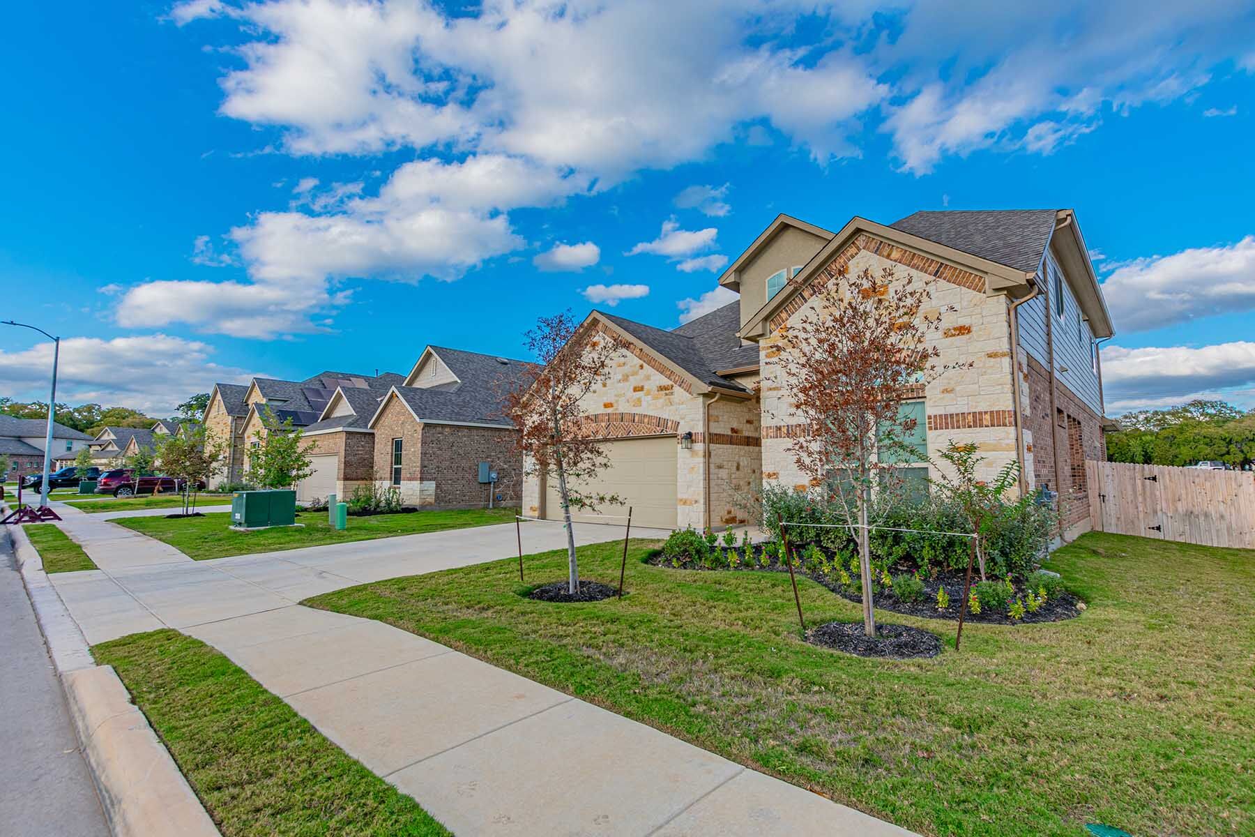 Trails at Helotes Streetscape