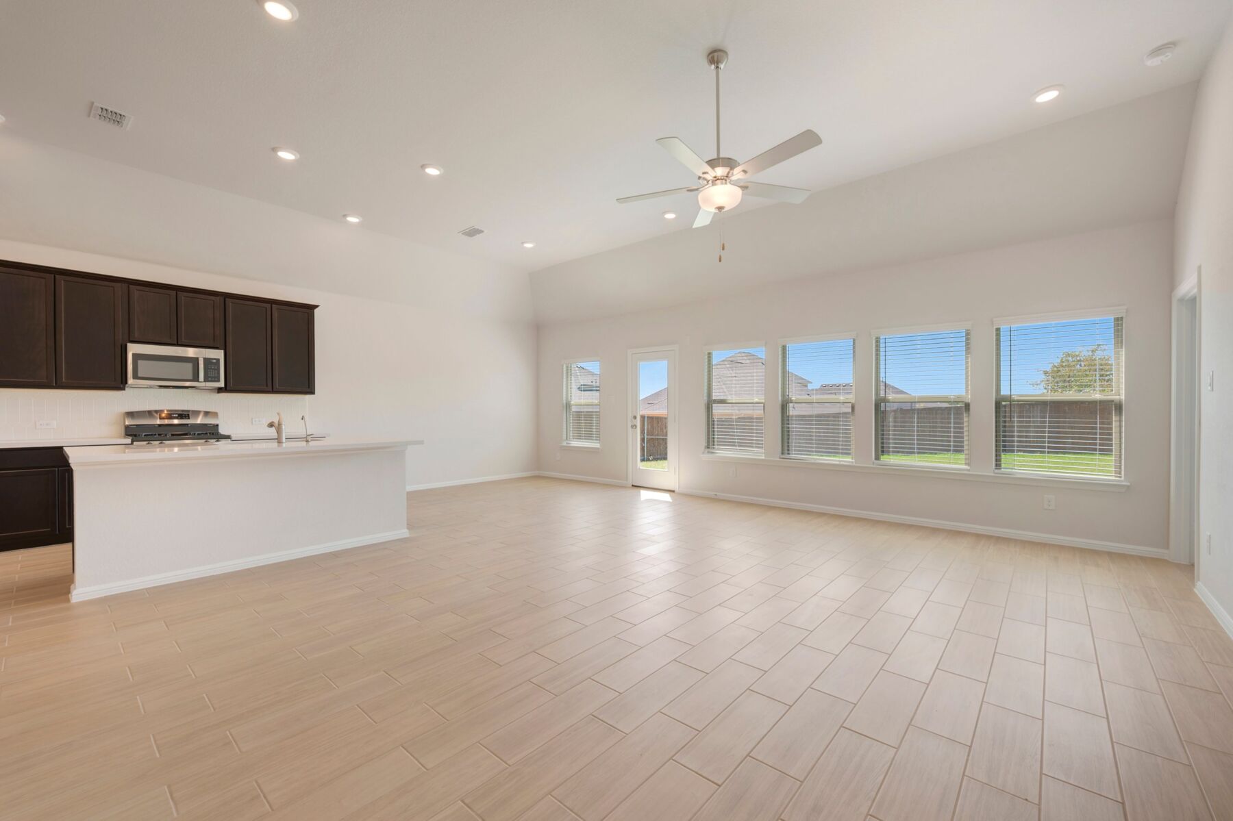 Barbosa at 3308 Kingdom Drive, Denton, Texas: photo 2