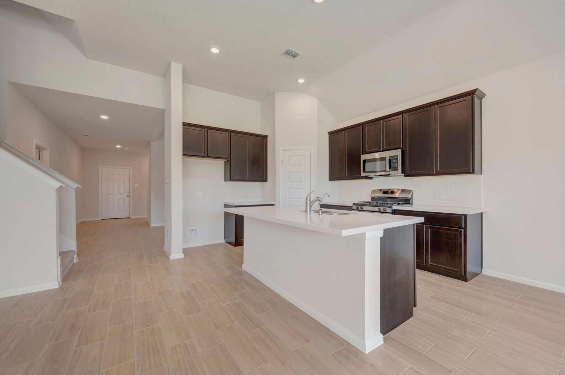 Barbosa at 3308 Kingdom Drive, Denton, Texas: photo 3