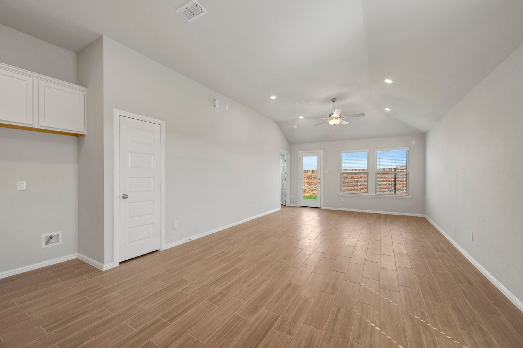Primrose at 14273 Zealand Drive, Pilot Point, Texas: photo 2