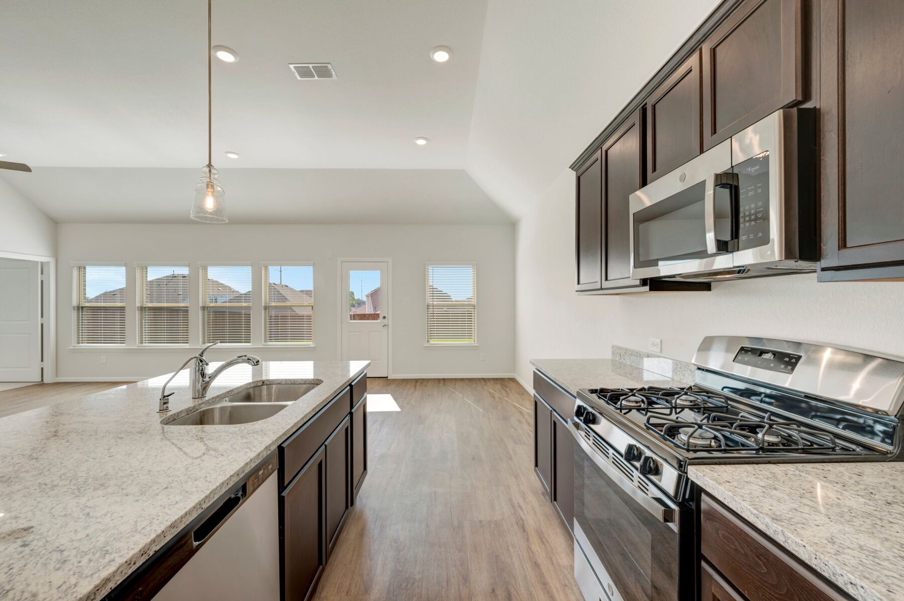 Barbosa at 3304 Majesty Lane, Denton, Texas: photo 3