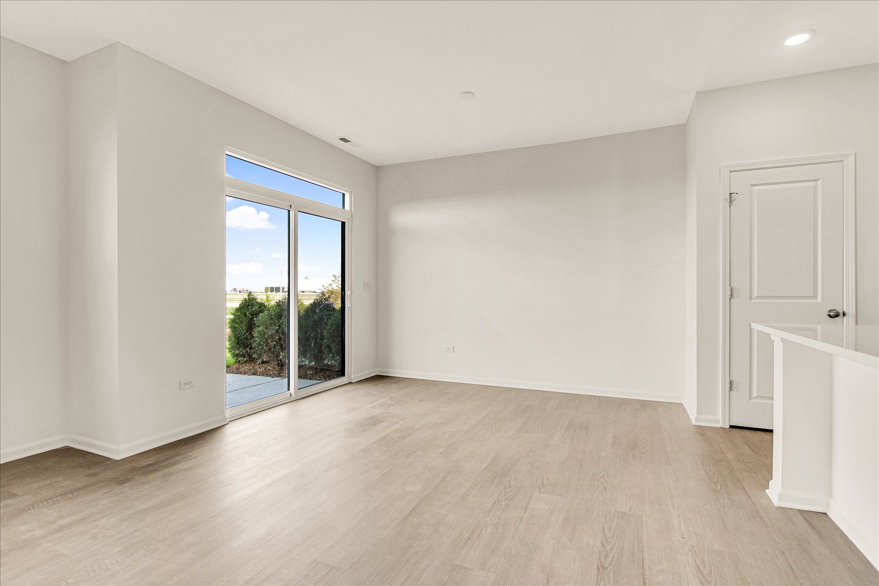 Breakfast & Dining Area 