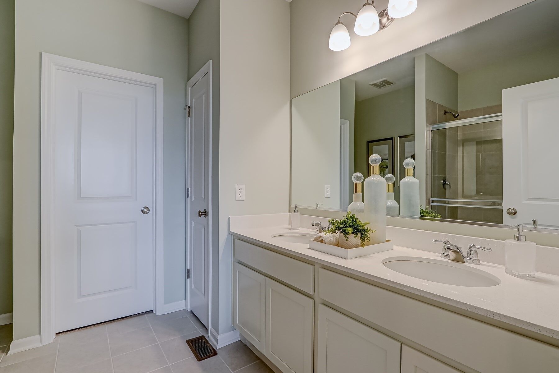 Owner's Bathroom